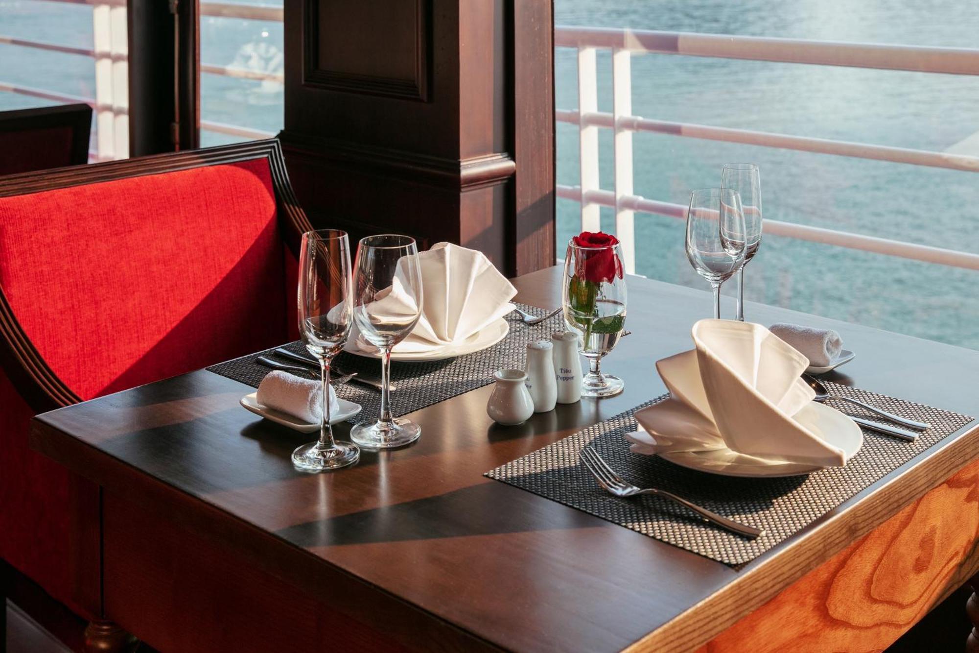 ホテル Halong Dragon Bay Cruise ハロン エクステリア 写真