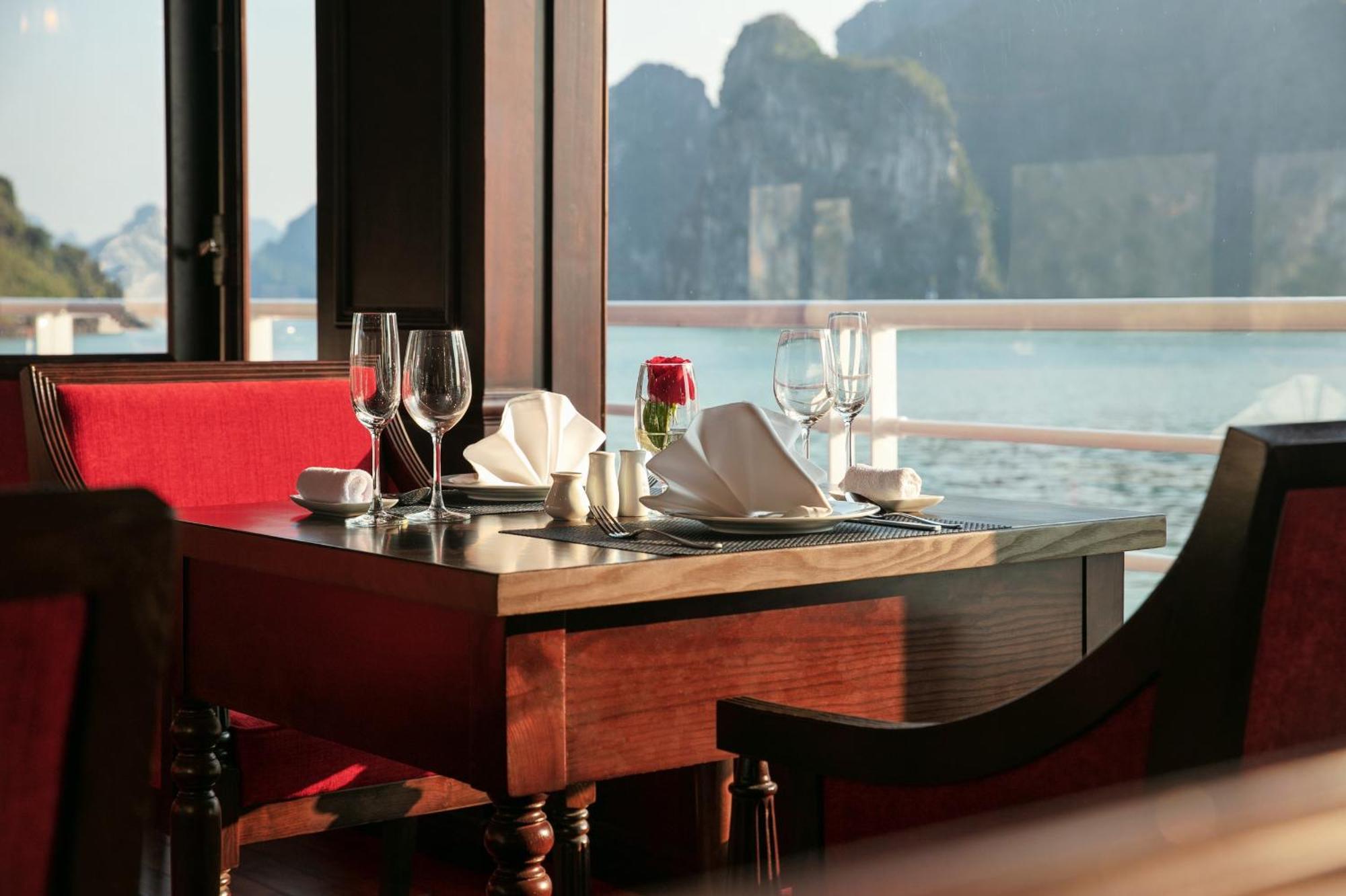 ホテル Halong Dragon Bay Cruise ハロン エクステリア 写真