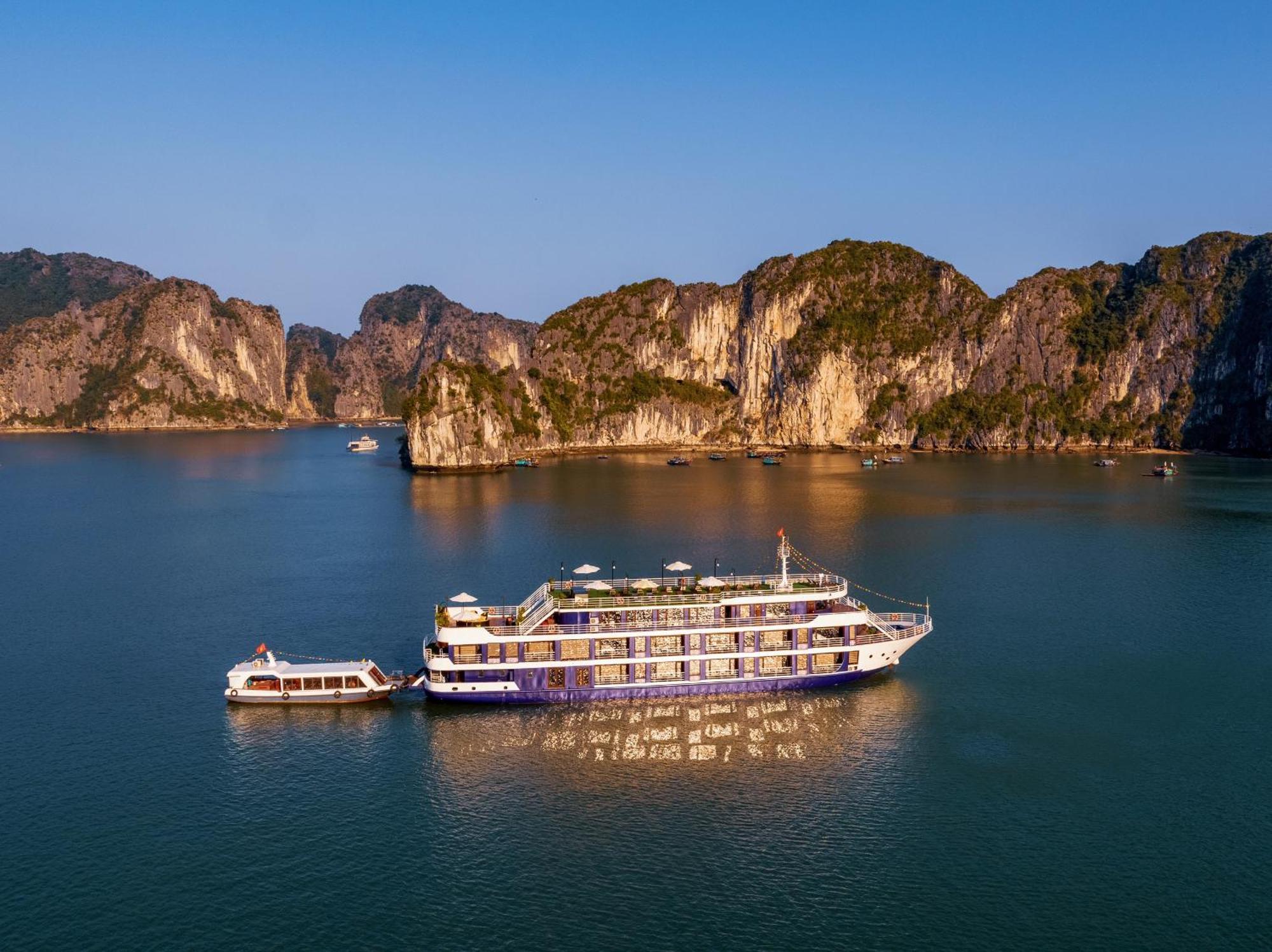 ホテル Halong Dragon Bay Cruise ハロン エクステリア 写真