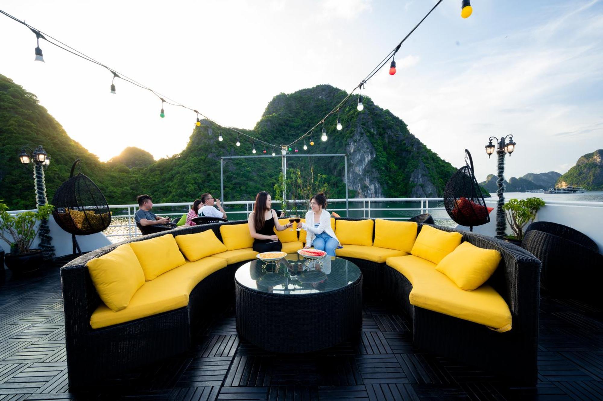 ホテル Halong Dragon Bay Cruise ハロン エクステリア 写真